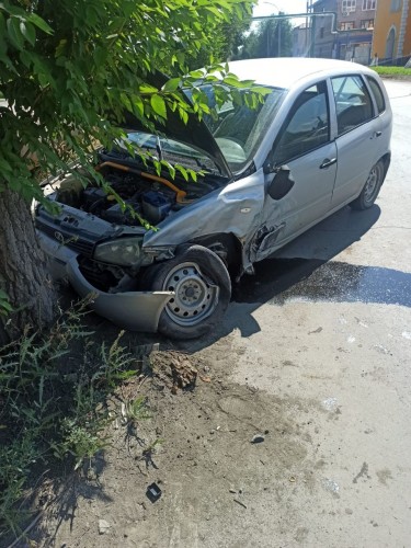 В Новотроицке полицейские устанавливают обстоятельства ДТП, в котором пострадала женщина-водитель