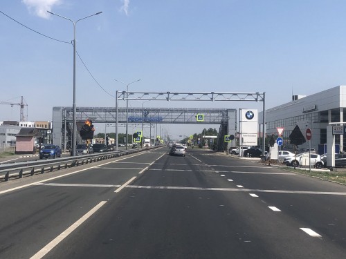 Сотрудники Госавтоинспекции устанавливают обстоятельства ДТП с участием четырех автомобилей Сотрудники Госавтоинспекции устанавливают обстоятельства ДТП с участием четырех автомобилей