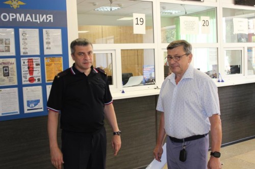 В Оренбургской области в ходе акции «Гражданский мониторинг» член Общественного совета посетил РЭО ГИБДД МУ МВД России «Оренбургское»