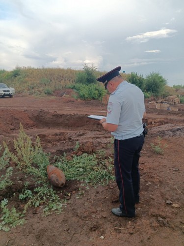 В Оренбурге сотрудником уголовного розыска осуществлялась охрана места обнаружения снаряда