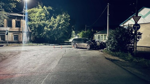 Сотрудниками ГИБДД устанавливаются обстоятельства ДТП со смертельным исходом Сотрудниками ГИБДД устанавливаются обстоятельства ДТП со смертельным исходом