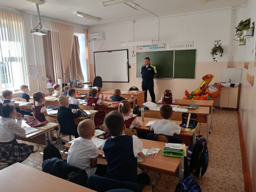 Сотрудники ОГИБДД ОМВД России по Саракташскому району провели акцию «Автокресло-детям» Сотрудники ОГИБДД ОМВД России по Саракташскому району провели акцию «Автокресло-детям»