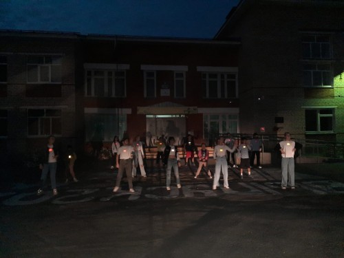 В Соль-Илецке прошёл танцевальный флешмоб «Засветись» В Соль-Илецке прошёл танцевальный флешмоб «Засветись»