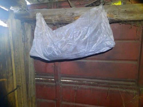 Более килограмма наркотического средства изъято сотрудниками отделения МВД России по Беляевскому району у местного жителя