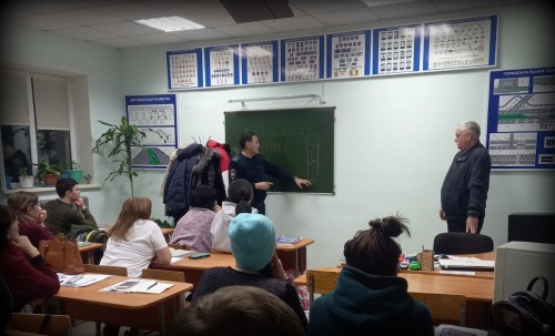 Сотрудники Госавтоинспекции Соль-Илецка проводят профилактические беседы с будущими водителями Сотрудники Госавтоинспекции Соль-Илецка проводят профилактические беседы с будущими водителями