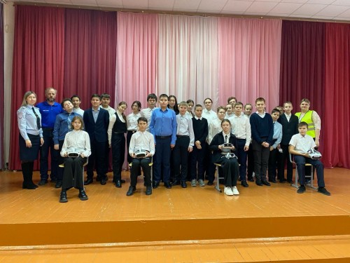 Сотрудники регионального центра по профилактике детского дорожно-транспортного травматизма ГАУ ДПО ИРО ОО провели занятия в рамках проекта «Из виртуального мира к дорожной безопасности», с обучающимися школы 7, 8, Гимназия, детские сады 15 и 18 г. Гая. Сотрудники регионального центра по профилактике детского дорожно-транспортного травматизма ГАУ ДПО ИРО ОО провели занятия в рамках проекта «Из виртуального мира к дорожной безопасности», с обучающимися школы 7, 8, Гимназия, детские сады 15 и 18 г. Гая.