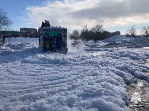 Пожарные ГУ МЧС России по Оренбургской области ликвидировали возгорание на вендинговой заправке в Оренбурге