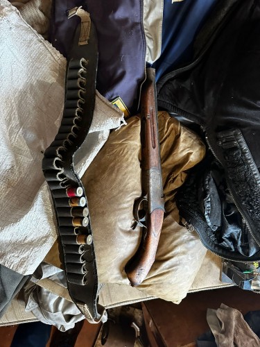 В Шарлыкском районе возбуждено уголовное дело по факту незаконного хранения оружия