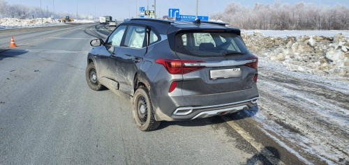 В Переволоцке сотрудники полиции устанавливают обстоятельства ДТП, в котором пострадал пассажир