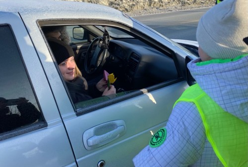 В Гае сотрудники ГИБДД совместно с ребятами из гимназии провели акцию «Моя мама - автоледи!» В Гае сотрудники ГИБДД совместно с ребятами из гимназии провели акцию «Моя мама - автоледи!»