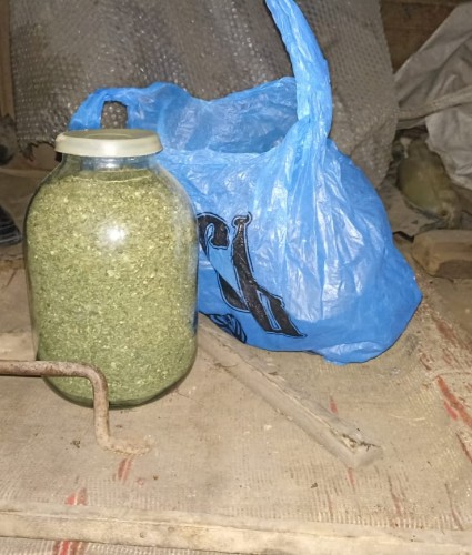 В Адамовке полицейские изъяли у  местного жителя марихуану