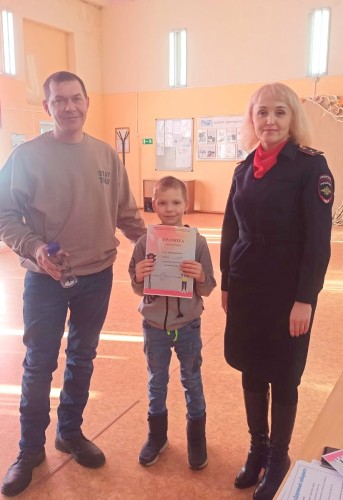 Сотрудники Госавтоинспекции Соль-Илецка и общественники побывали в качестве членов жюри на конкурсах, посвящённых ПДД Сотрудники Госавтоинспекции Соль-Илецка и общественники побывали в качестве членов жюри на конкурсах, посвящённых ПДД