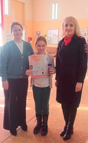 Сотрудники Госавтоинспекции Соль-Илецка и общественники побывали в качестве членов жюри на конкурсах, посвящённых ПДД Сотрудники Госавтоинспекции Соль-Илецка и общественники побывали в качестве членов жюри на конкурсах, посвящённых ПДД