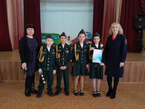 Сотрудники Госавтоинспекции Соль-Илецка и общественники побывали в качестве членов жюри на конкурсах, посвящённых ПДД Сотрудники Госавтоинспекции Соль-Илецка и общественники побывали в качестве членов жюри на конкурсах, посвящённых ПДД