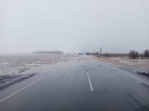 В связи с паводком перекрыта федеральная трасса от Бузулука до Тоцкого В связи с паводком перекрыта федеральная трасса от Бузулука до Тоцкого