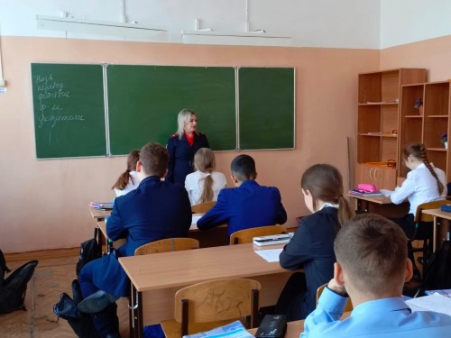 Полицейские Абдулино провели лекции для школьников, беседы с несовершеннолетними и родителями, направленные на профилактику деструктивных проявлений в подростковой среде Полицейские Абдулино провели лекции для школьников, беседы с несовершеннолетними и родителями, направленные на профилактику деструктивных проявлений в подростковой среде