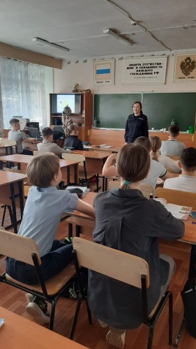 Сотрудники полиции МУ МВД России «Орское» проводят  профилактические беседы  с подростками в рамках акции «Твой выбор»