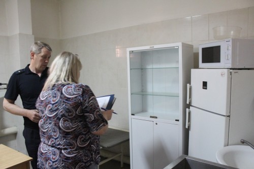 Член Общественного совета при ОМВД России по Новоорскому району проверила условия содержания граждан в  изоляторе временного содержания