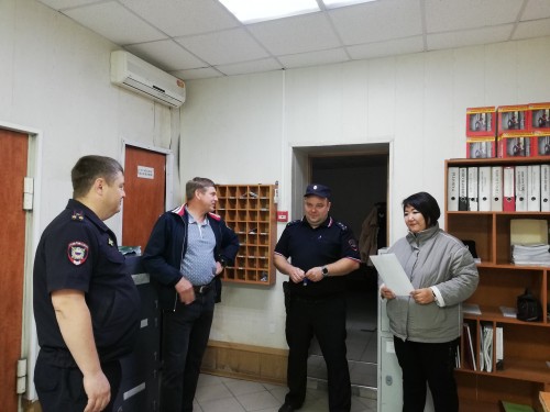 В рамках акции «Гражданский мониторинг» общественники проверили работу дежурной части Новотроицкого отдела полиции В рамках акции «Гражданский мониторинг» общественники проверили работу дежурной части Новотроицкого отдела полиции