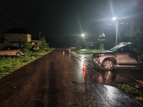 Сотрудниками Госавтоинспекции устанавливаются обстоятельства ДТП с участием несовершеннолетнего водителя питбайка