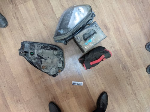 В Новотроицке студенты разбили о обокрали автомобиль «Хёндэ Туксон» В Новотроицке студенты разбили о обокрали автомобиль «Хёндэ Туксон»