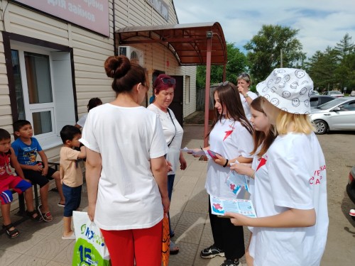 Беляевские полицейские призывают жителей и гостей района соблюдать правила во время купания Беляевские полицейские призывают жителей и гостей района соблюдать правила во время купания