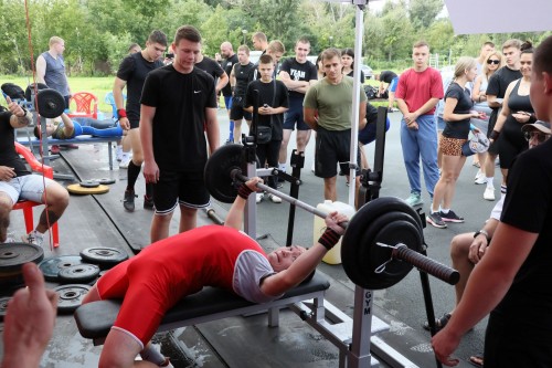 Комбинат «Уральская Сталь» и команда Центра развития и популяризации физической культуры и спорта провели уникальный спортивный фестиваль Комбинат «Уральская Сталь» и команда Центра развития и популяризации физической культуры и спорта провели уникальный спортивный фестиваль