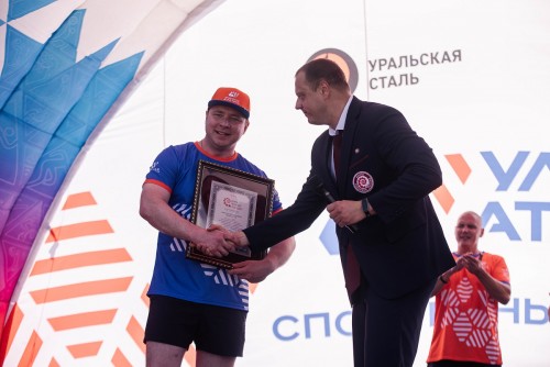 При поддержке Уральской Стали и Центра развития и популяризации физкультуры и спорта в Новотроицке установлен рекорд России по выполнению берпи При поддержке Уральской Стали и Центра развития и популяризации физкультуры и спорта в Новотроицке установлен рекорд России по выполнению берпи