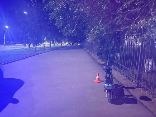 Сотрудники Госавтоинспекции проводят проверку по факту ДТП с участием электросамоката и несовершеннолетнего пешехода Сотрудники Госавтоинспекции проводят проверку по факту ДТП с участием электросамоката и несовершеннолетнего пешехода