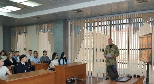 Росгвардейцы провели лекцию со студентами в День солидарности в борьбе с терроризмом Росгвардейцы провели лекцию со студентами в День солидарности в борьбе с терроризмом