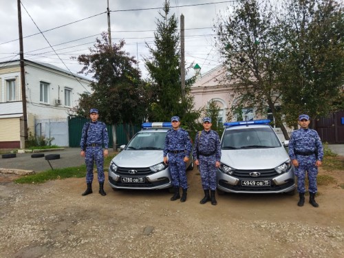 Росгвардейцы потушили пожар в частном доме и эвакуировали 7-летнего мальчика Росгвардейцы потушили пожар в частном доме и эвакуировали 7-летнего мальчика