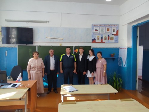 Сотрудники саракташской ГАИ в рамках ОПМ «Внимание — дети!» проводят мероприятия с учащимися сельских школ Сотрудники саракташской ГАИ в рамках ОПМ «Внимание — дети!» проводят мероприятия с учащимися сельских школ