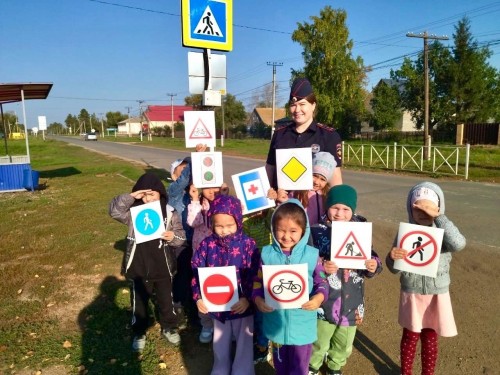 В Оренбургской области сотрудники Госавтоинспекции провели увлекательный урок дорожной грамотности для воспитанников подготовительной группы «Почемучки». В Оренбургской области сотрудники Госавтоинспекции провели увлекательный урок дорожной грамотности для воспитанников подготовительной группы «Почемучки».