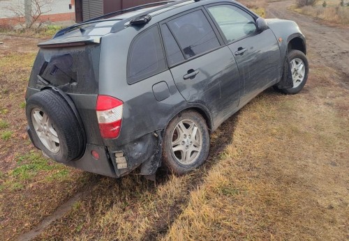 В Бугуруслане молодой человек повредил машины горожан, пока не угнал одну В Бугуруслане молодой человек повредил машины горожан, пока не угнал одну