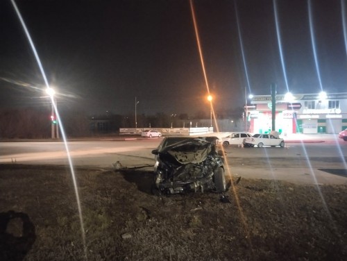 Сотрудники Госавтоинспекции Оренбурга разбираются в обстоятельствах ДТП с пострадавшими Сотрудники Госавтоинспекции Оренбурга разбираются в обстоятельствах ДТП с пострадавшими