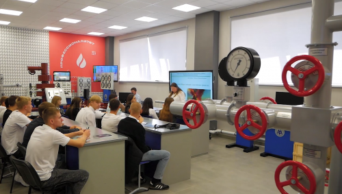 В Ташле подписали 30 целевых договоров между «Сладковско-Заречным» и студентами политехнического техникума