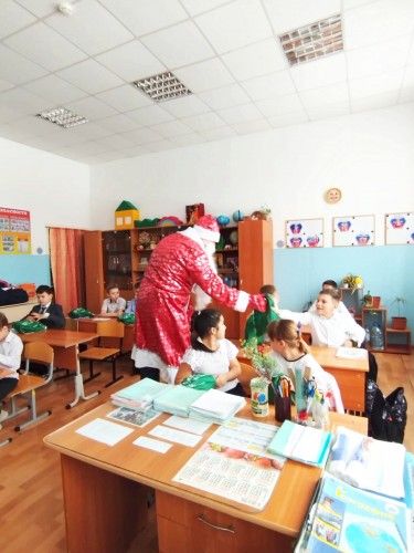 Сотрудники Госавтоинспекции МУ МВД России «Орское» присоединились к Всероссийской акции «Полицейский Дед Мороз» Сотрудники Госавтоинспекции МУ МВД России «Орское» присоединились к Всероссийской акции «Полицейский Дед Мороз»