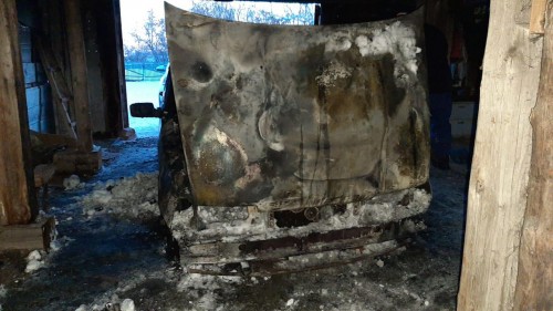 Кувандыкские полицейские выяснили обстоятельства возгорания "Москвича"