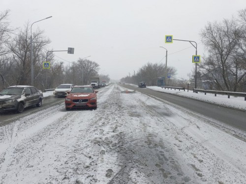 В Оренбурге автоледи сбила женщину с ребёнком