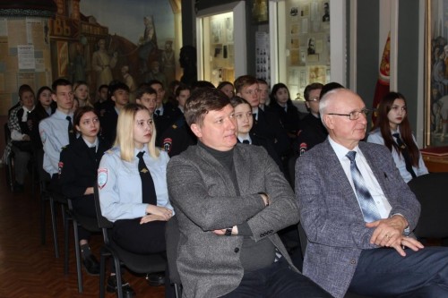 В Оренбургской области полицейские приняли участие во Всероссийской акции «Студенческий десант» В Оренбургской области полицейские приняли участие во Всероссийской акции «Студенческий десант»