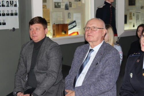 В Оренбургской области полицейские приняли участие во Всероссийской акции «Студенческий десант» В Оренбургской области полицейские приняли участие во Всероссийской акции «Студенческий десант»