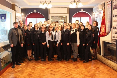 В Оренбургской области полицейские приняли участие во Всероссийской акции «Студенческий десант» В Оренбургской области полицейские приняли участие во Всероссийской акции «Студенческий десант»