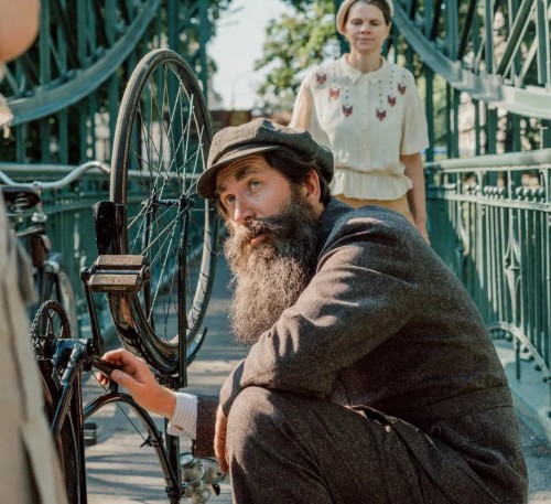 Снималась вся Россия: пять причин смотреть сериал «Челюскин. Первые» на Wink.ru Снималась вся Россия: пять причин смотреть сериал «Челюскин. Первые» на Wink.ru