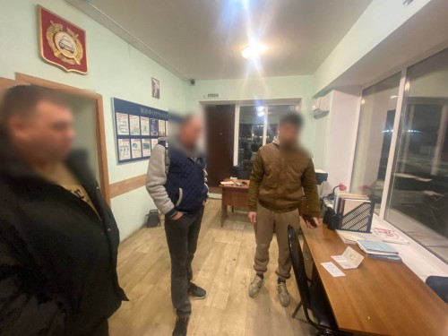 Соль-Илекские сотрудники Госавтоинспекции задержали иностранца с поддельной миграционной картой