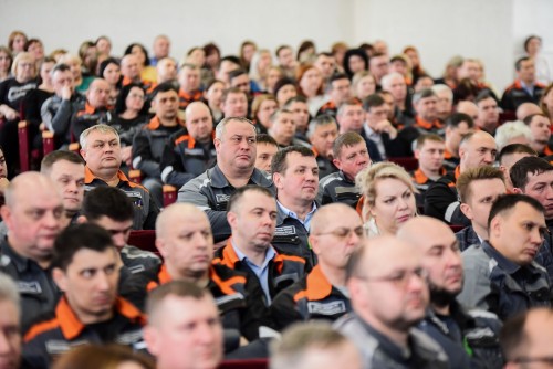 Предприятия Уральской Стали во второй раз объединила Прямая линия Предприятия Уральской Стали во второй раз объединила Прямая линия