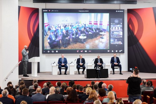 Предприятия Уральской Стали во второй раз объединила Прямая линия Предприятия Уральской Стали во второй раз объединила Прямая линия