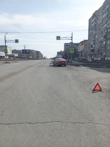 В Орске автомобиль сбил ребёнка на самокате В Орске автомобиль сбил ребёнка на самокате