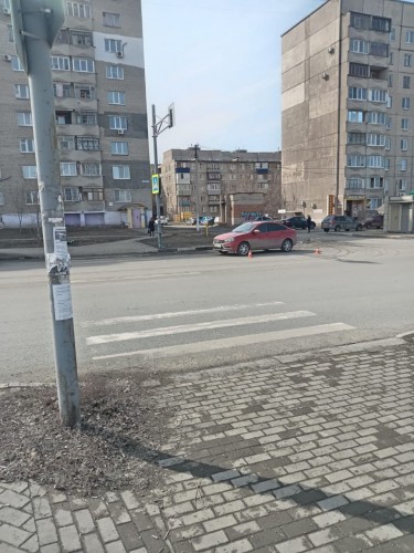 В Орске автомобиль сбил ребёнка на самокате В Орске автомобиль сбил ребёнка на самокате