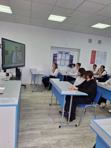 В Оренбургской области полицейские и общественники в рамках ОПМ "Чистое поколение" рассказывают школьникам о вредных привычек В Оренбургской области полицейские и общественники в рамках ОПМ "Чистое поколение" рассказывают школьникам о вредных привычек