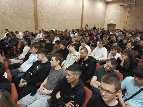 Правоохранители провели для студентов Орского машиностроительного колледжа семинар о безопасности дорожного движения и профилактике правонарушений Правоохранители провели для студентов Орского машиностроительного колледжа семинар о безопасности дорожного движения и профилактике правонарушений